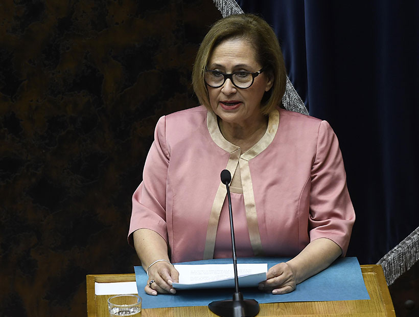 Presidenta del Senado acusa “fina operación del Gobierno” por 10% y dice que hay una “actitud agresiva” hacia el Parlamento