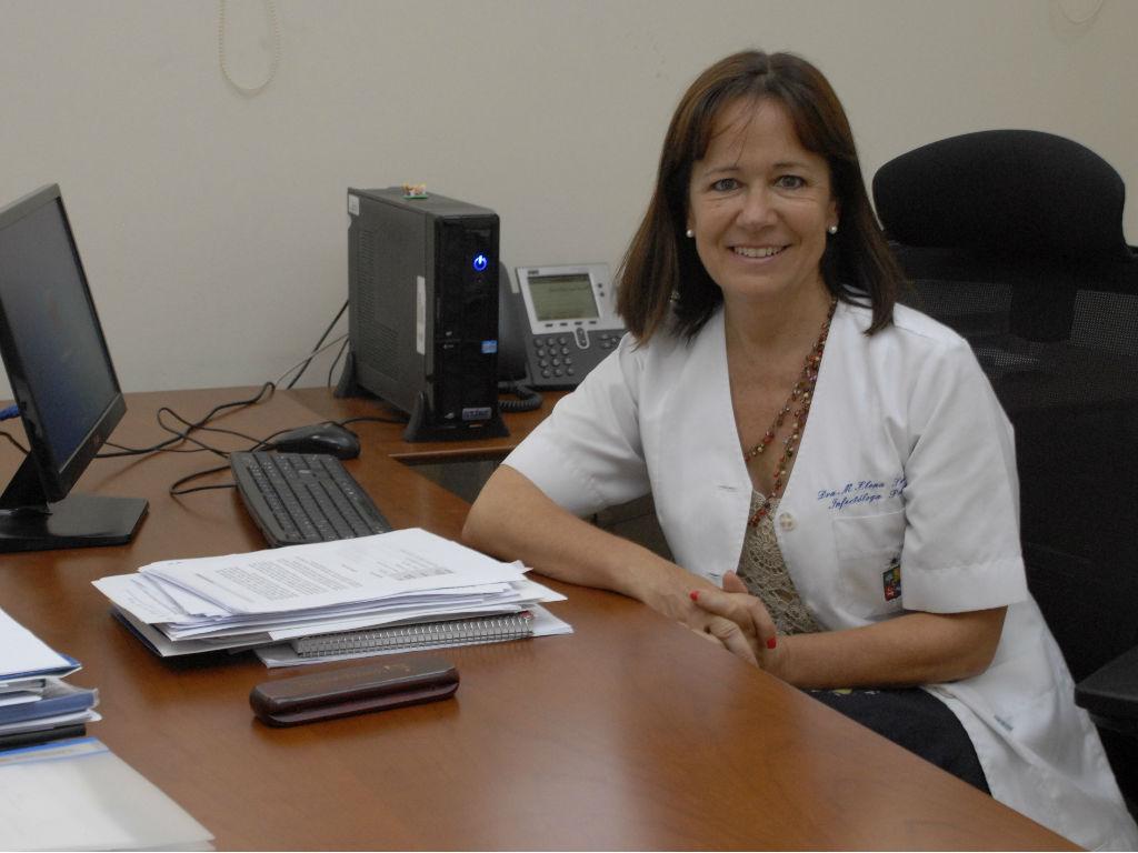 La doctora María Elena Santolaya explica cómo funcionará en Chile el ensayo clínico de la vacuna de Oxford