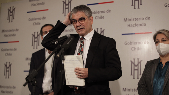 José Tomás Santa María analiza ronda de reuniones entre presidentes de los principales sectores de la economía nacional en el Ministerio de Hacienda
