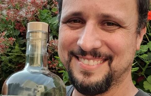 Francisco Pizarro, fabricante de Gin Ballena: “esta bebida parte como una trago medicinal para tratar malestares”