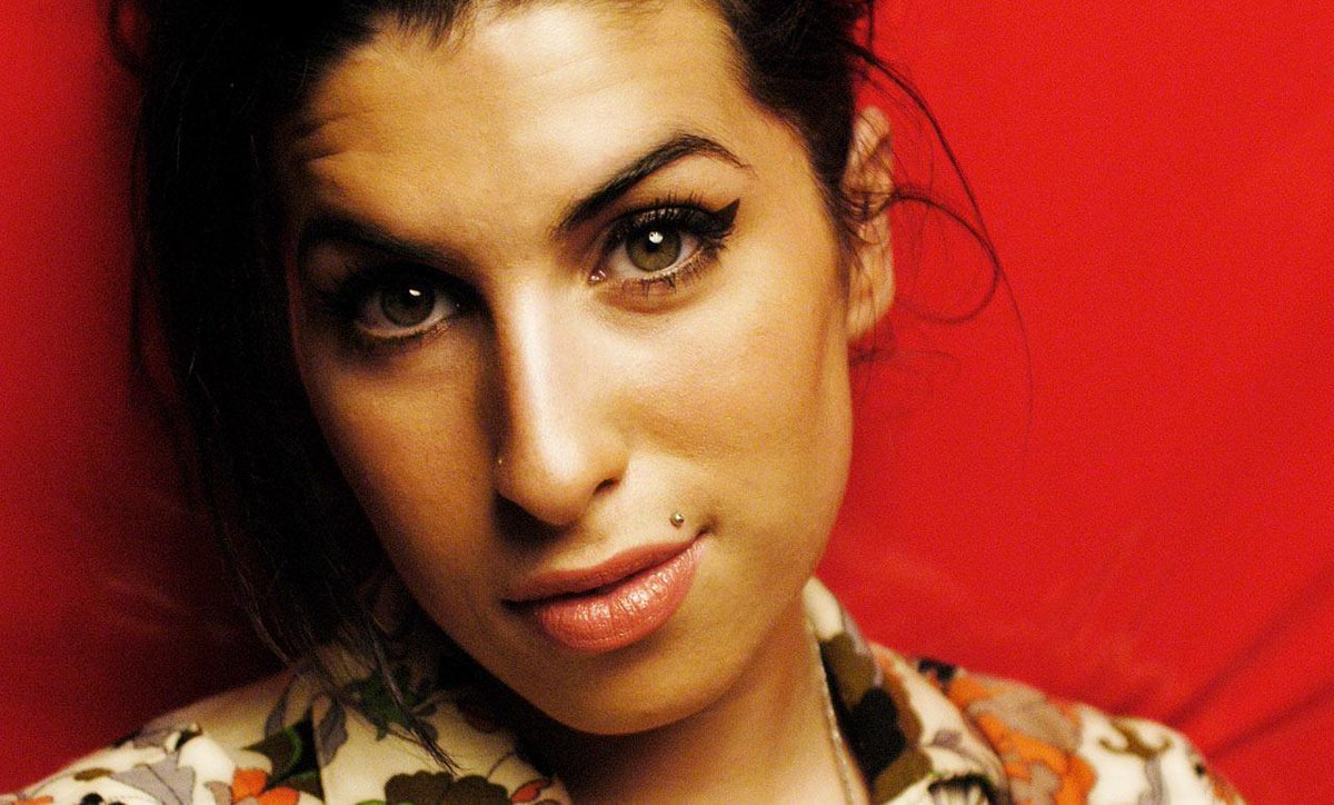 “In Her Words”: Los padres de Amy Winehouse publicarán sus diarios más íntimos
