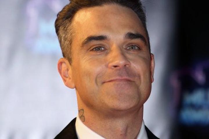 Robbie Williams se sincera: “Estoy hecho polvo por lo que me hice en los ‘90”