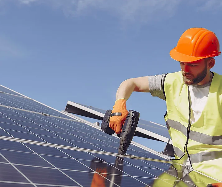 Universo Renovable: Paneles solares una opción sostenible, con emergía limpia y económica