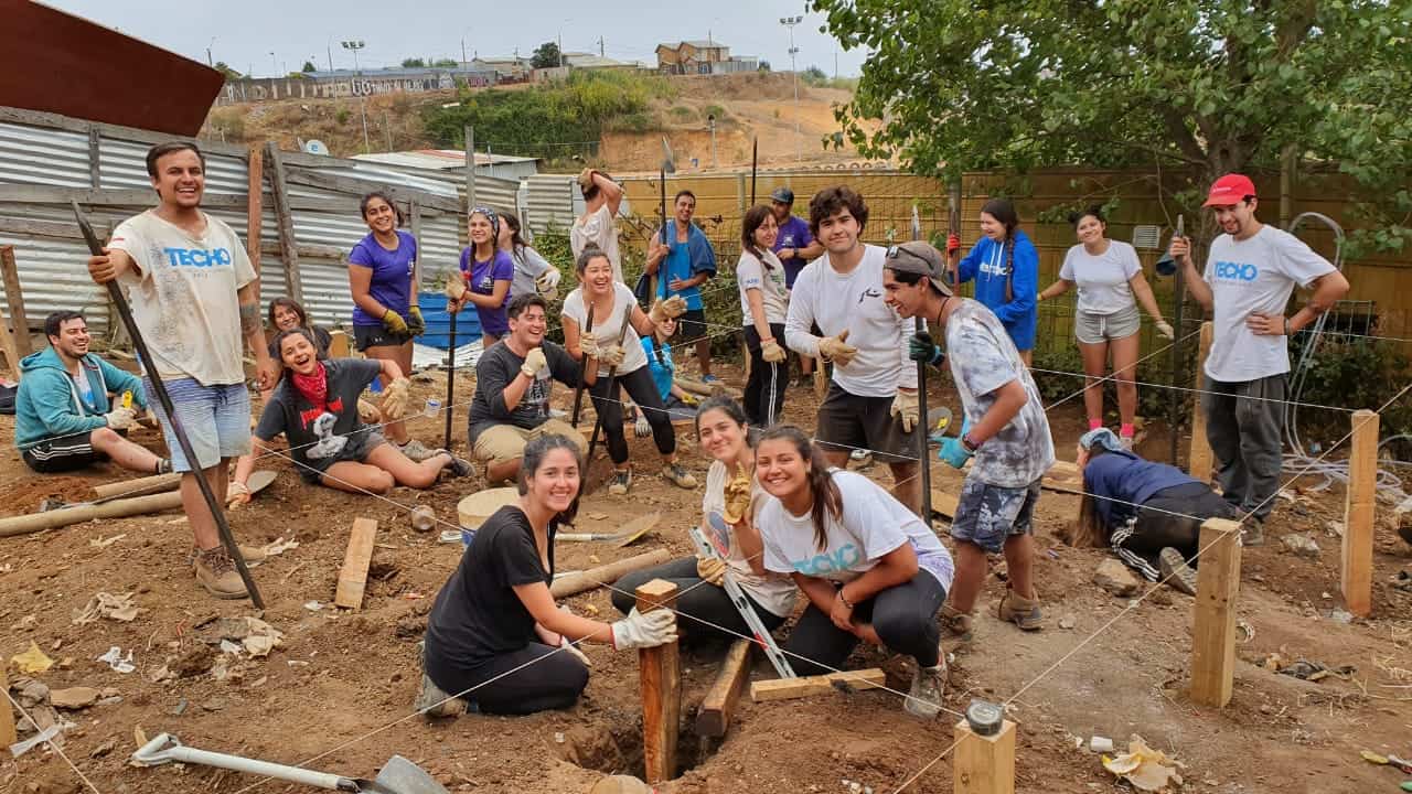 TECHO-Chile movilizará a 900 voluntarios para construir viviendas y proyectos comunitarios en 5 regiones del país