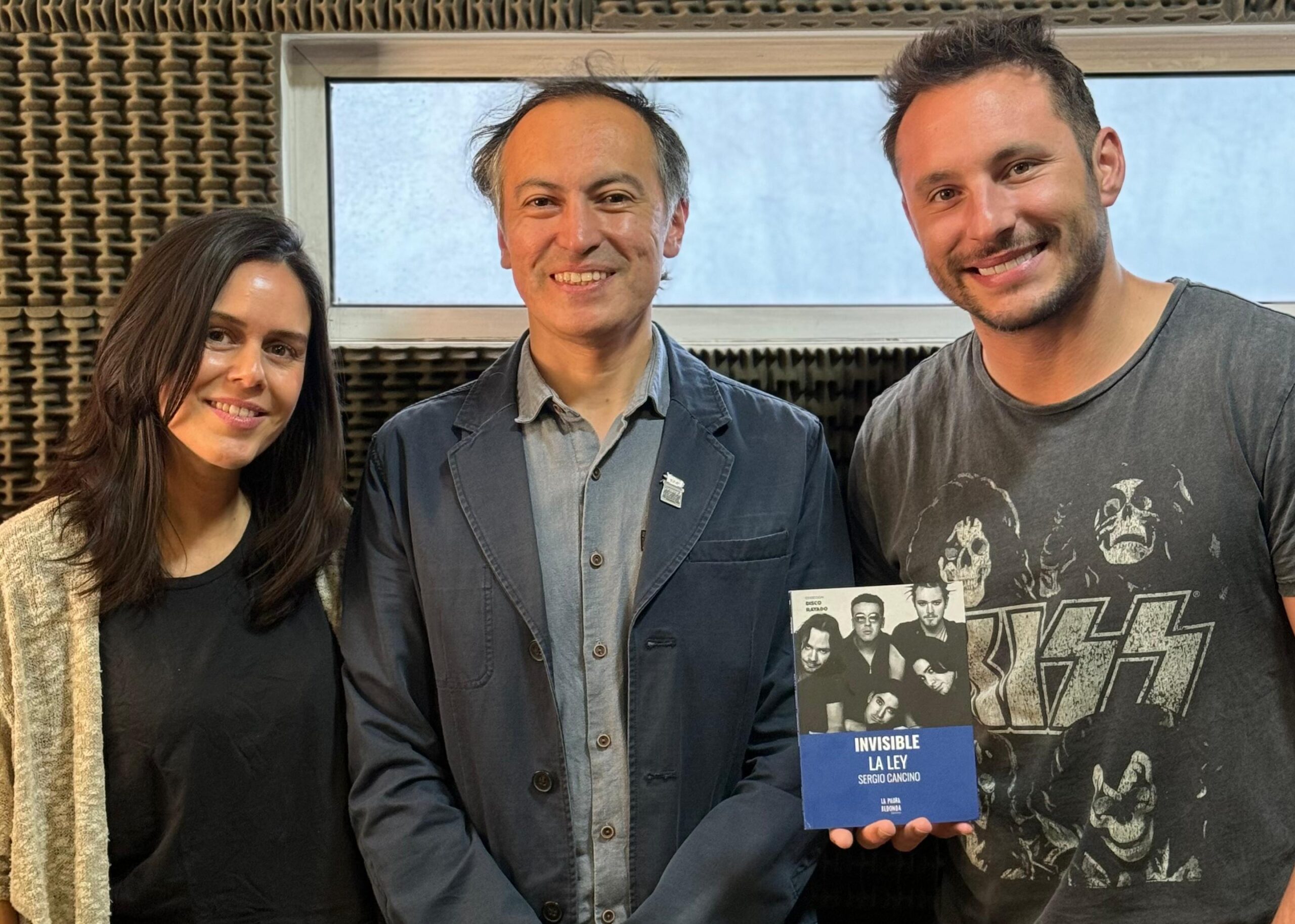 Sergio Cancino presenta su libro “Invisible” que explora la historia de La Ley y este icónico álbum