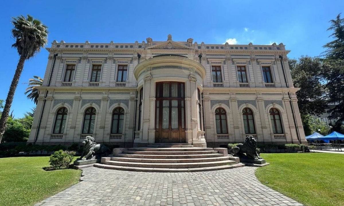 Éxito arrasador: Interno Verde agota cupos para descubrir los jardines ocultos de Santiago